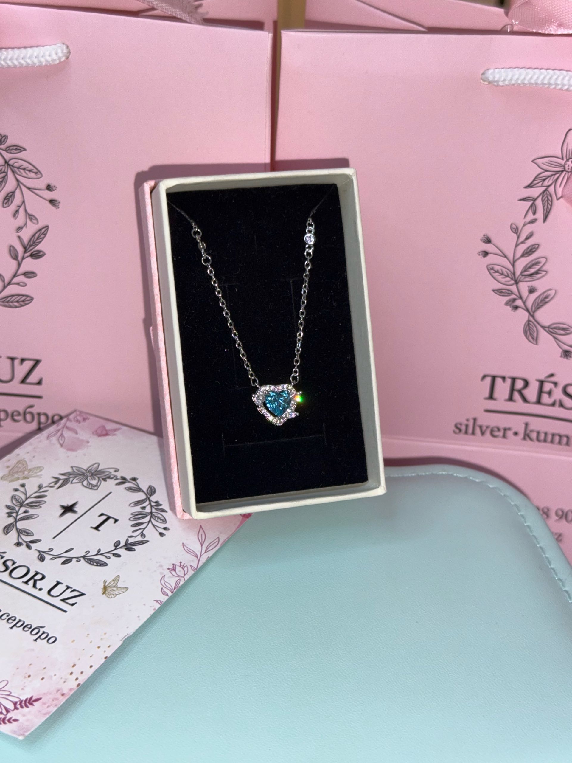 подвеска сердечка белый розовый голубой