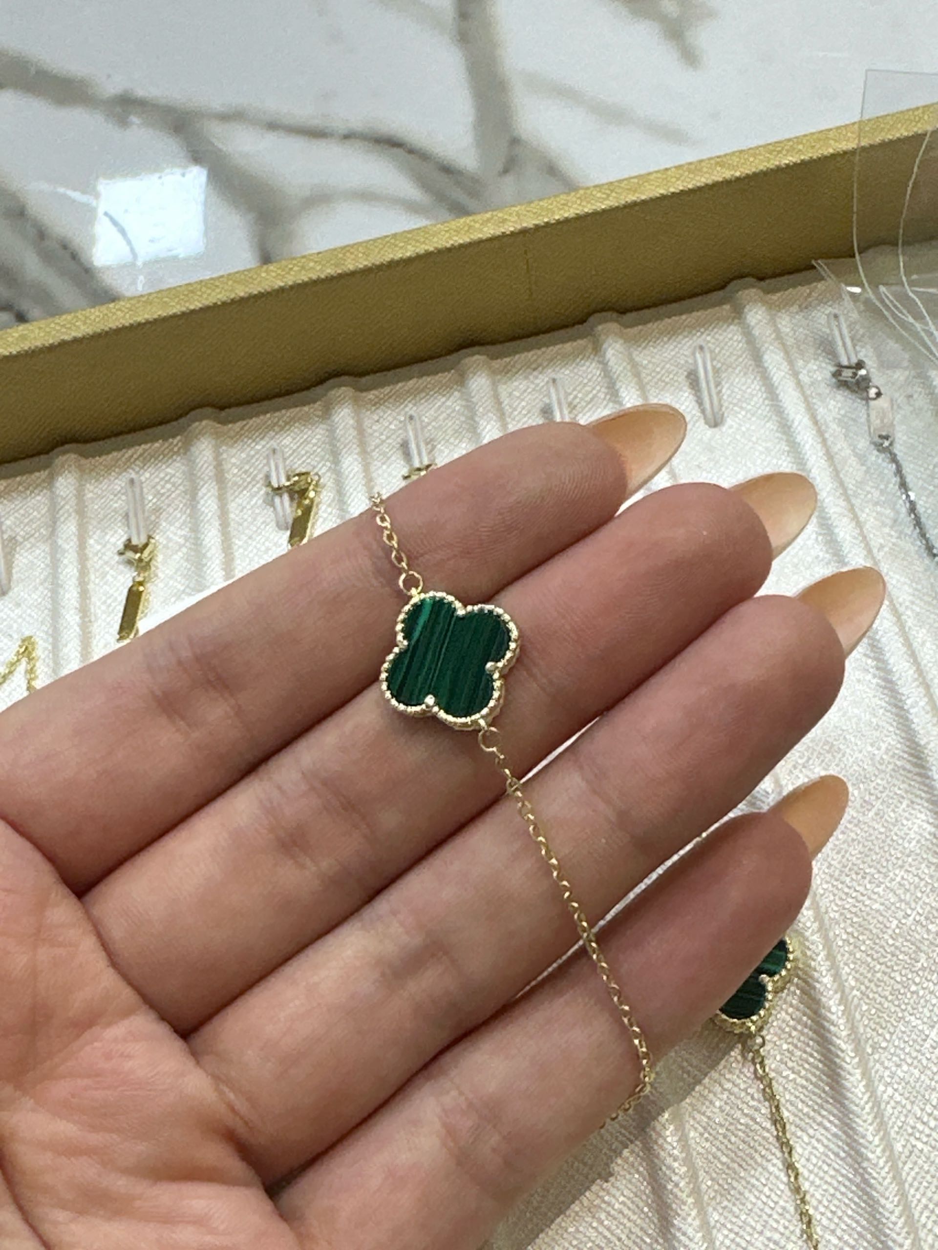 браслет Ван лиф1 зеленый /з