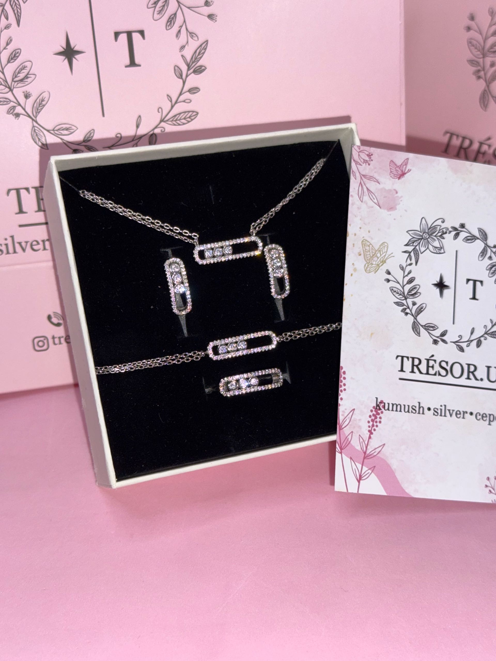 набор мессика неподвижные камушки, серьги не висячие, двойные цепи / 17