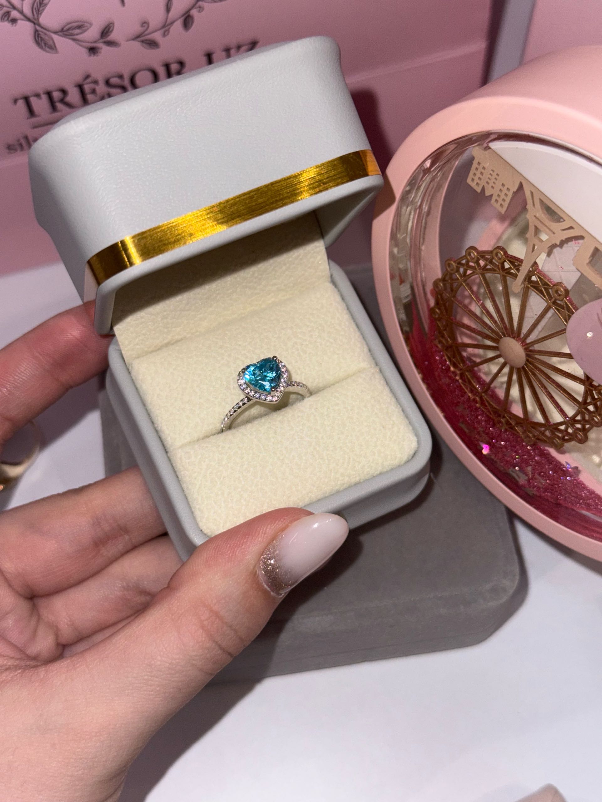 кольцо к1013 р18 сердечко голубое