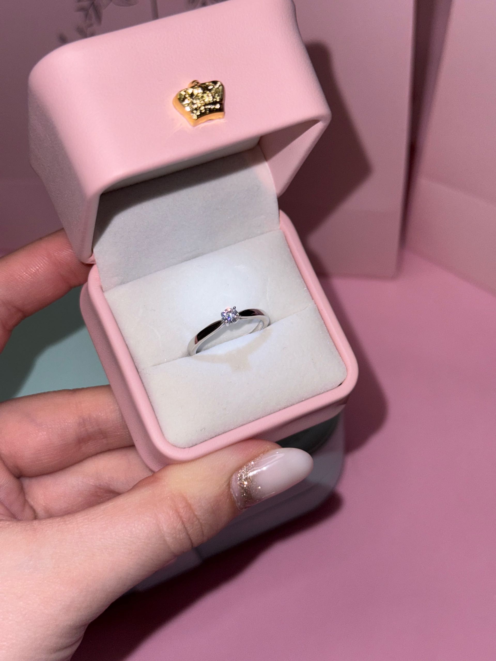 кольцо минимализм средний камушек / 16,5