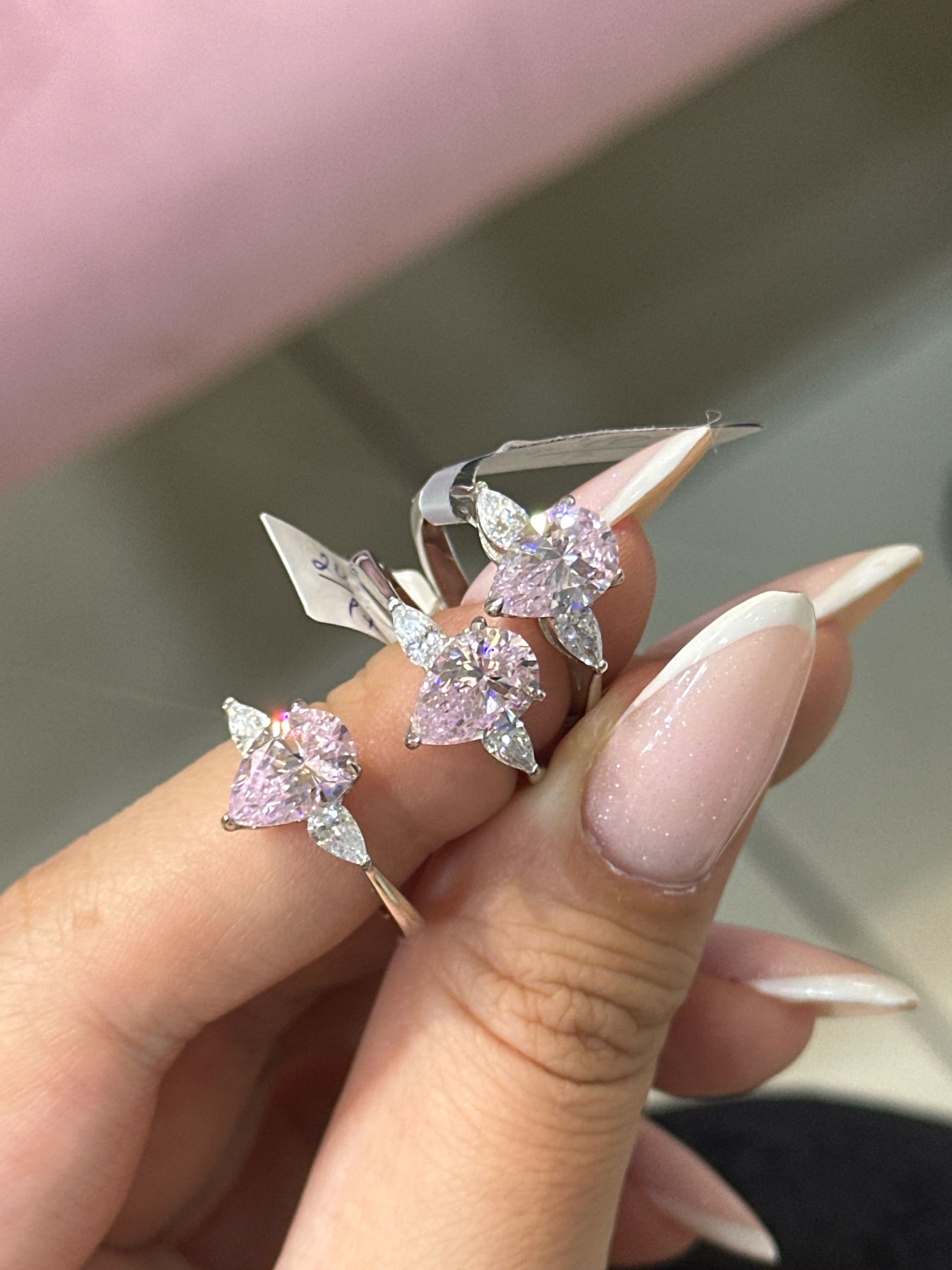 кольцо капля розовый р17.5