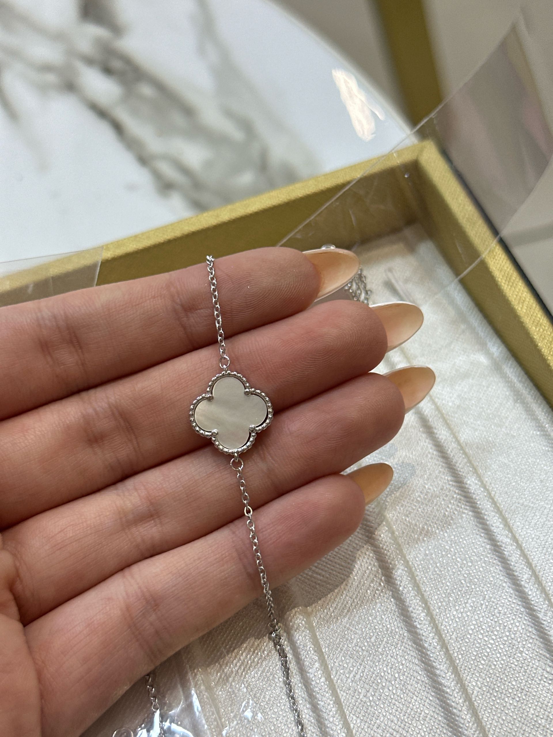 браслет ванклиф1 белый /с