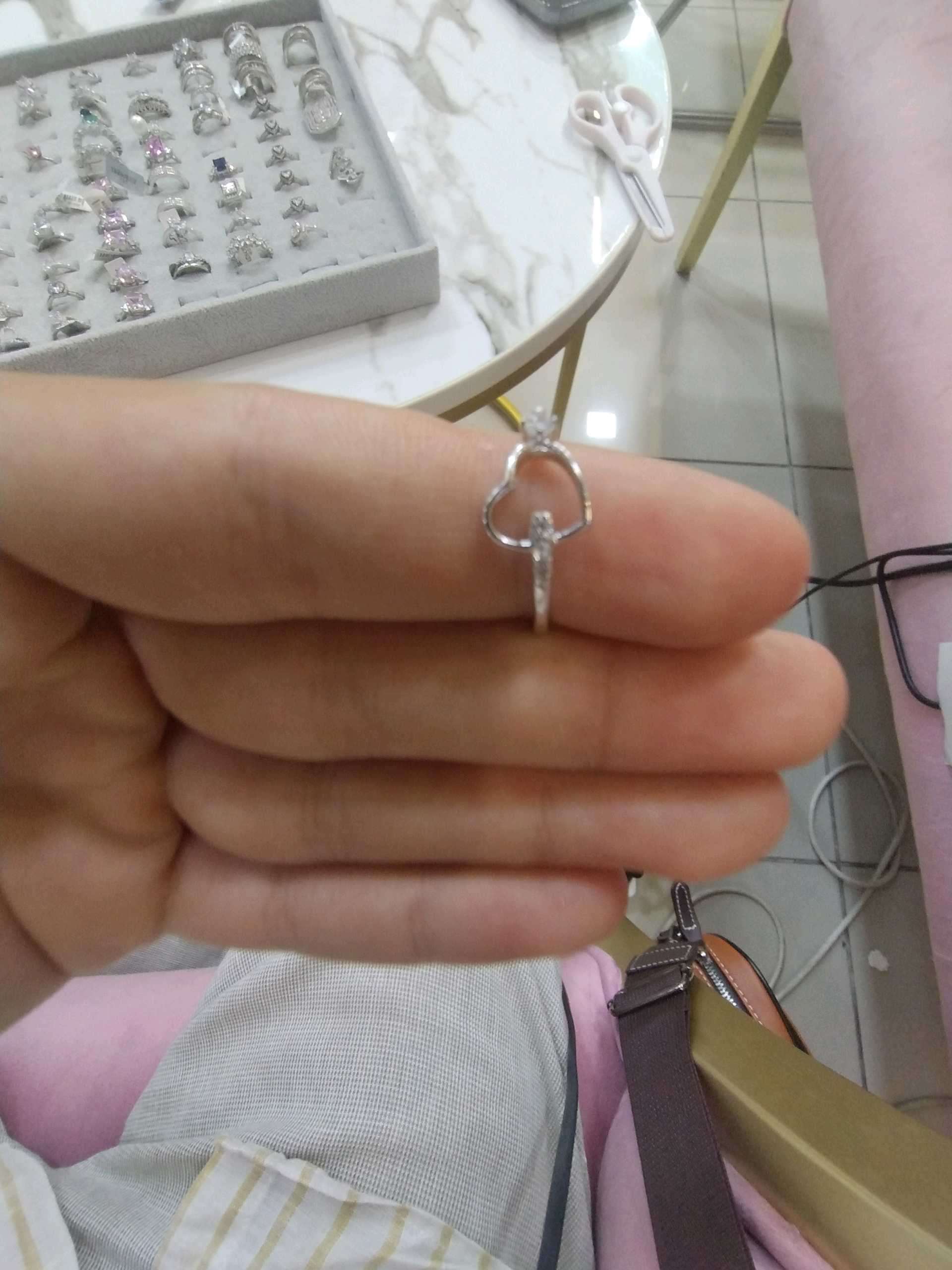 Кольцо сердечко р17