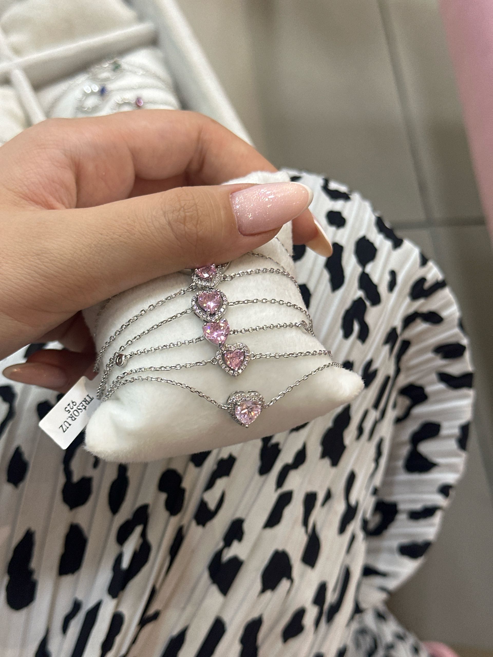 браслет розовый сердечко