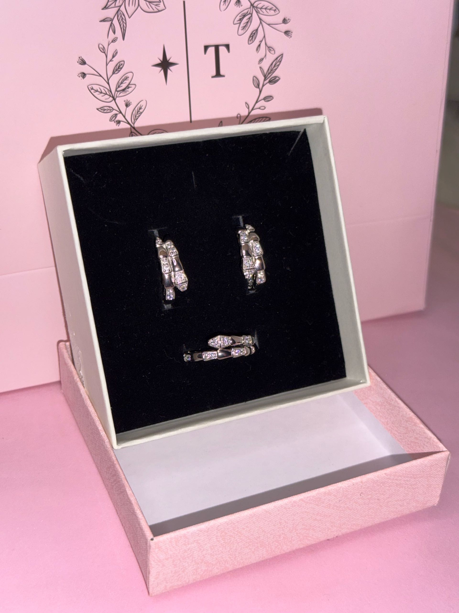 набор булгари змейка частично в камнях / 17