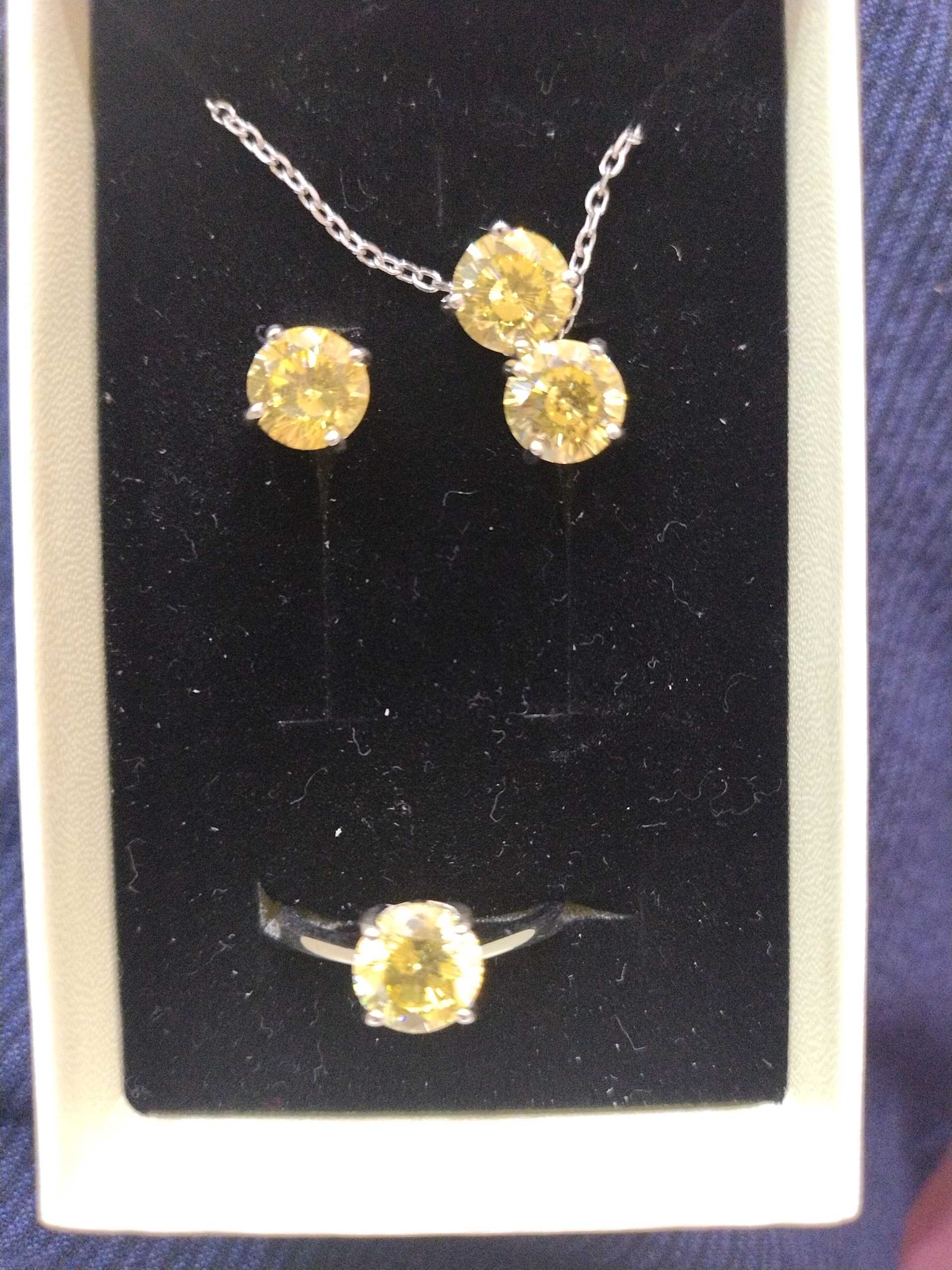 пусет желтый