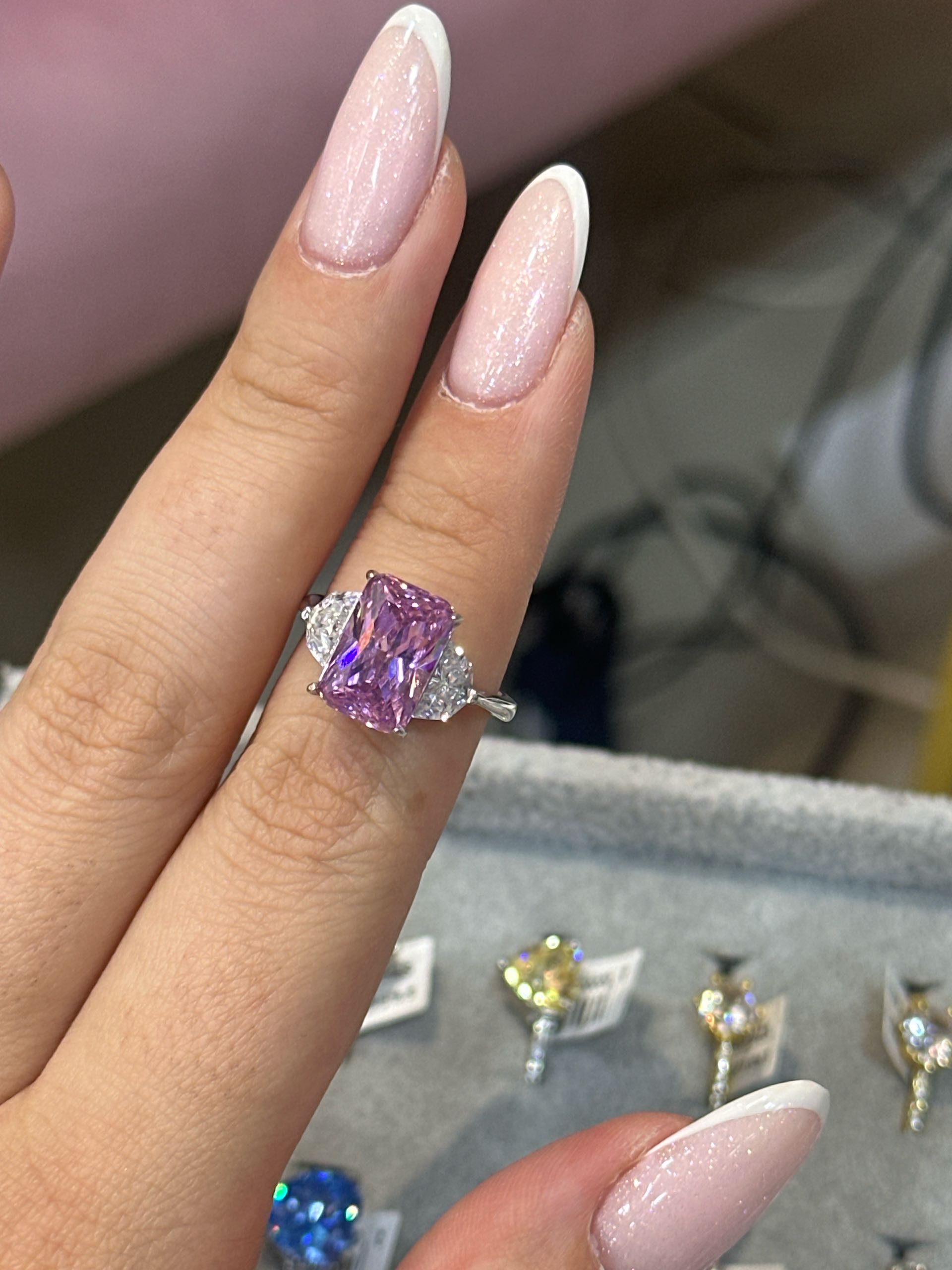 кольцо розовый 17