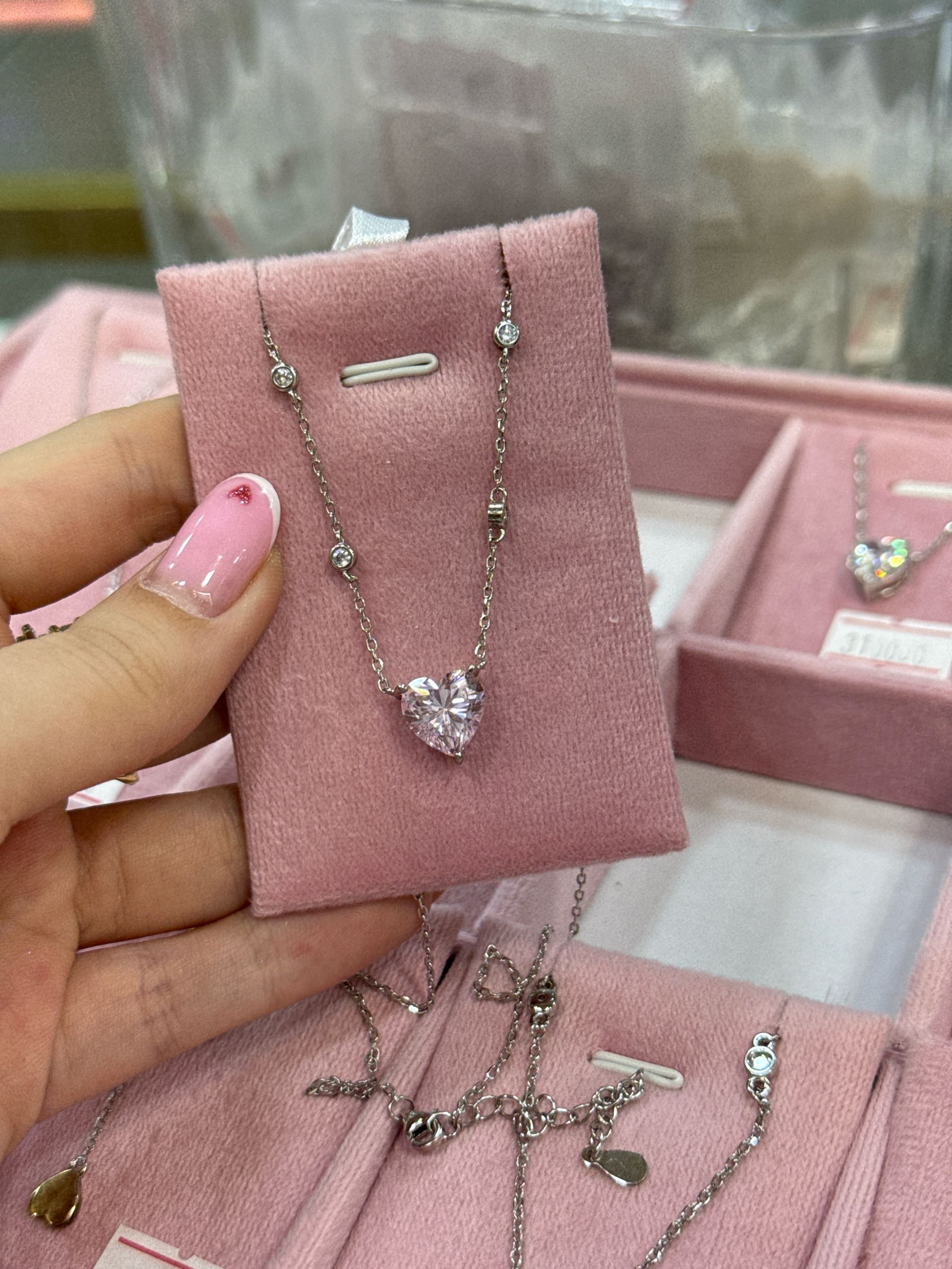 цепочка сердце розовое