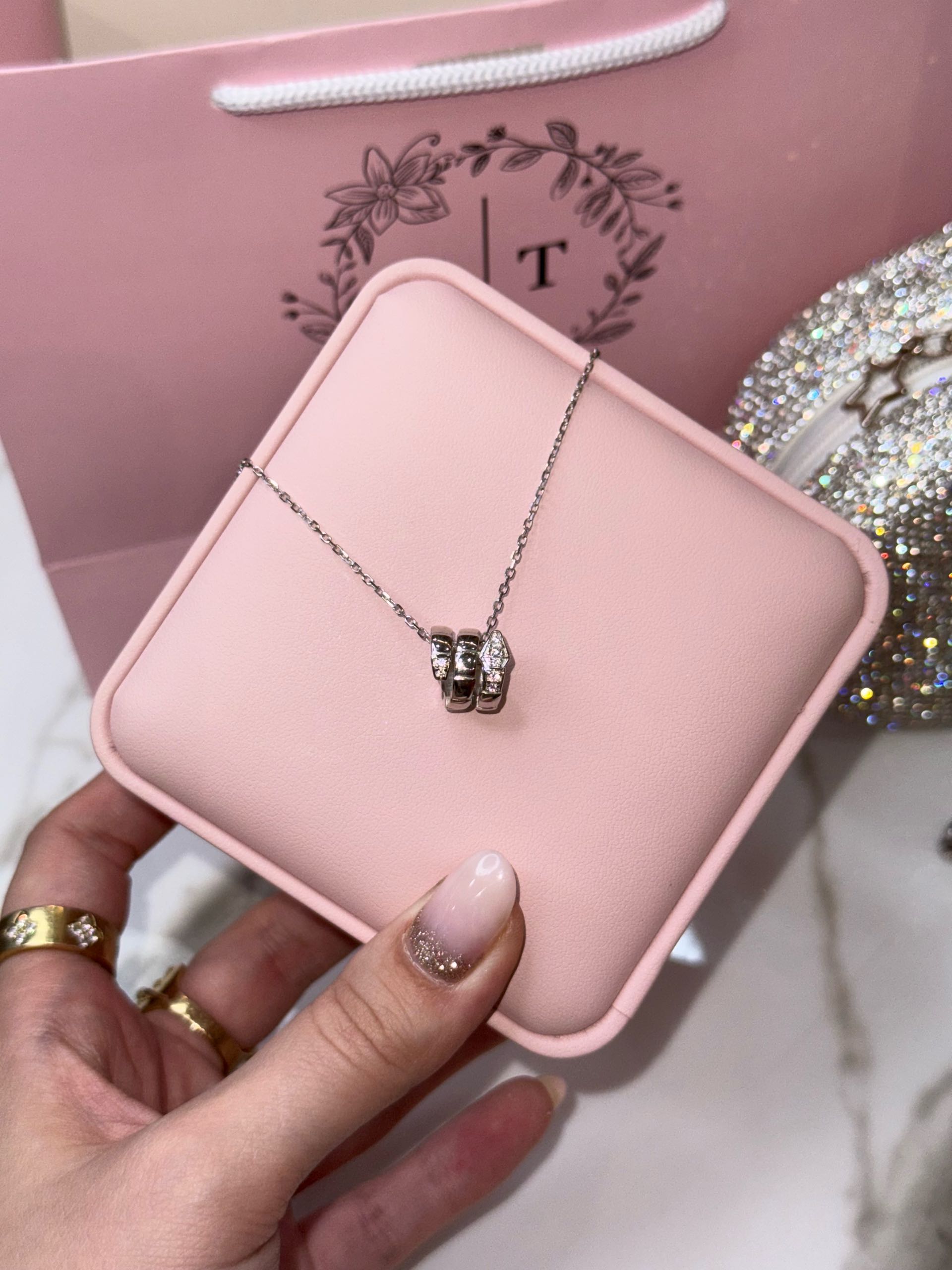 подвеска булг@ри серый