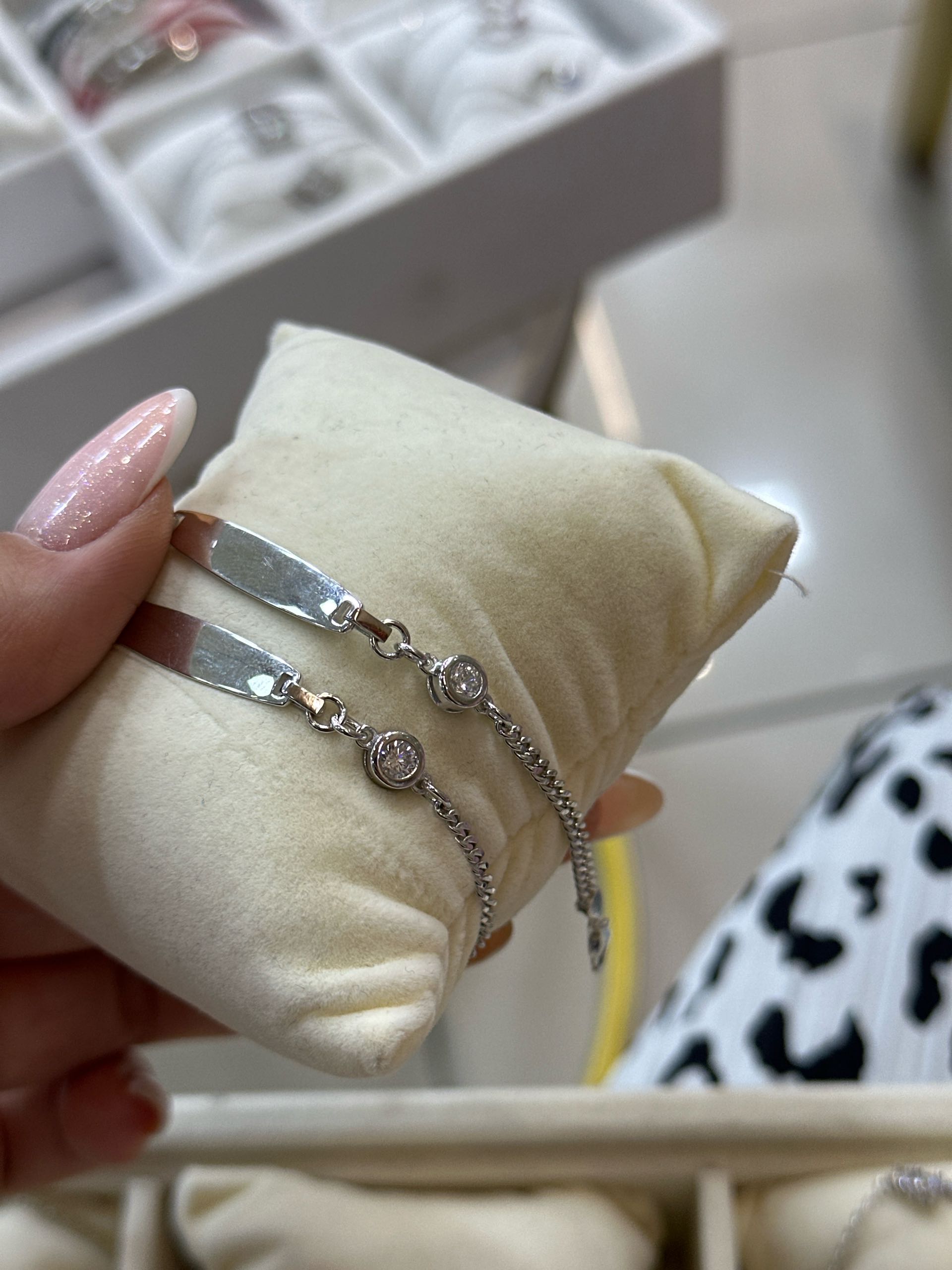 браслет детский камень