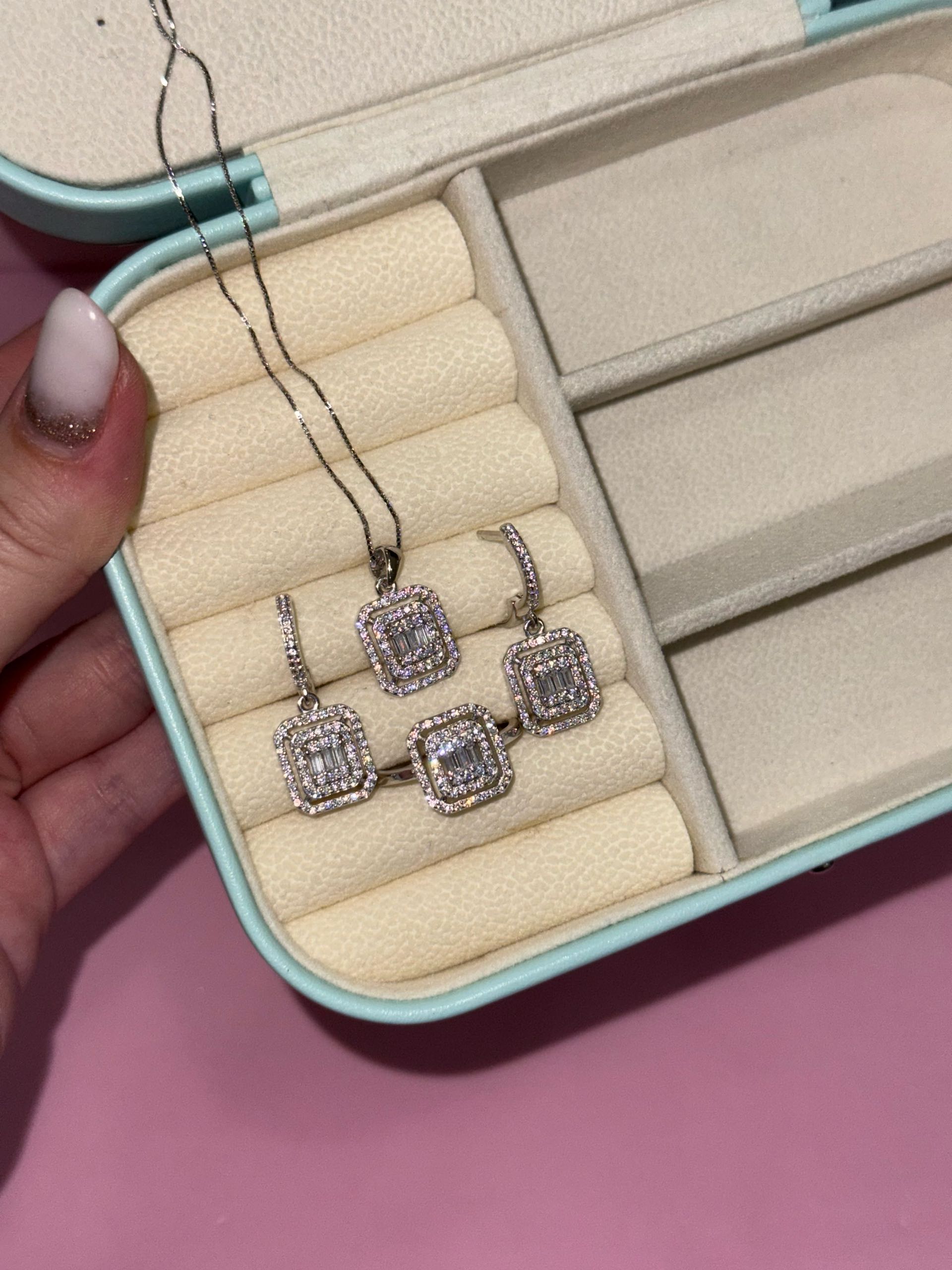 комплект багеты с висячими сертгами / 17