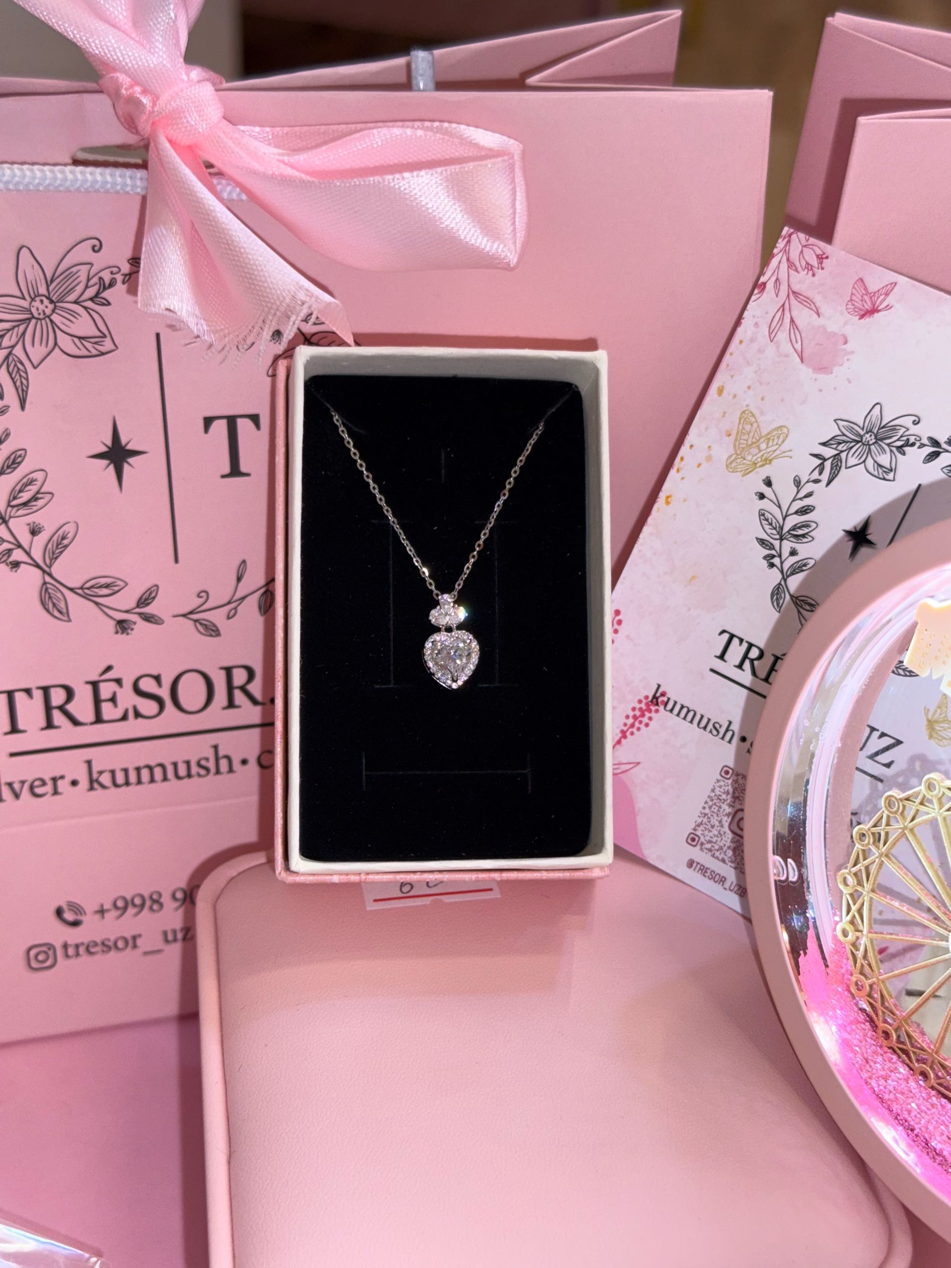 ц314 подвеска сердечка белая