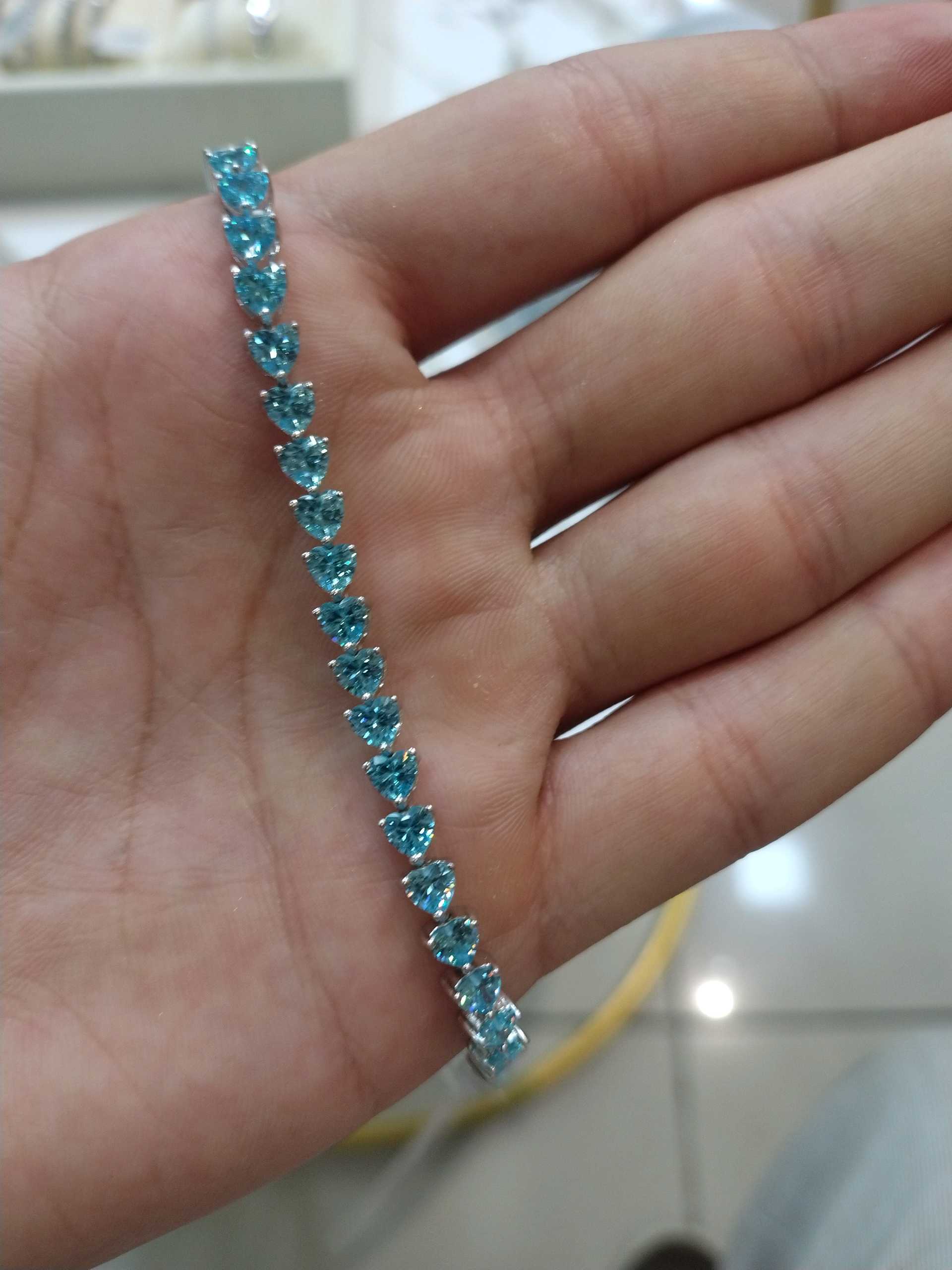 Браслет сердечко голубой