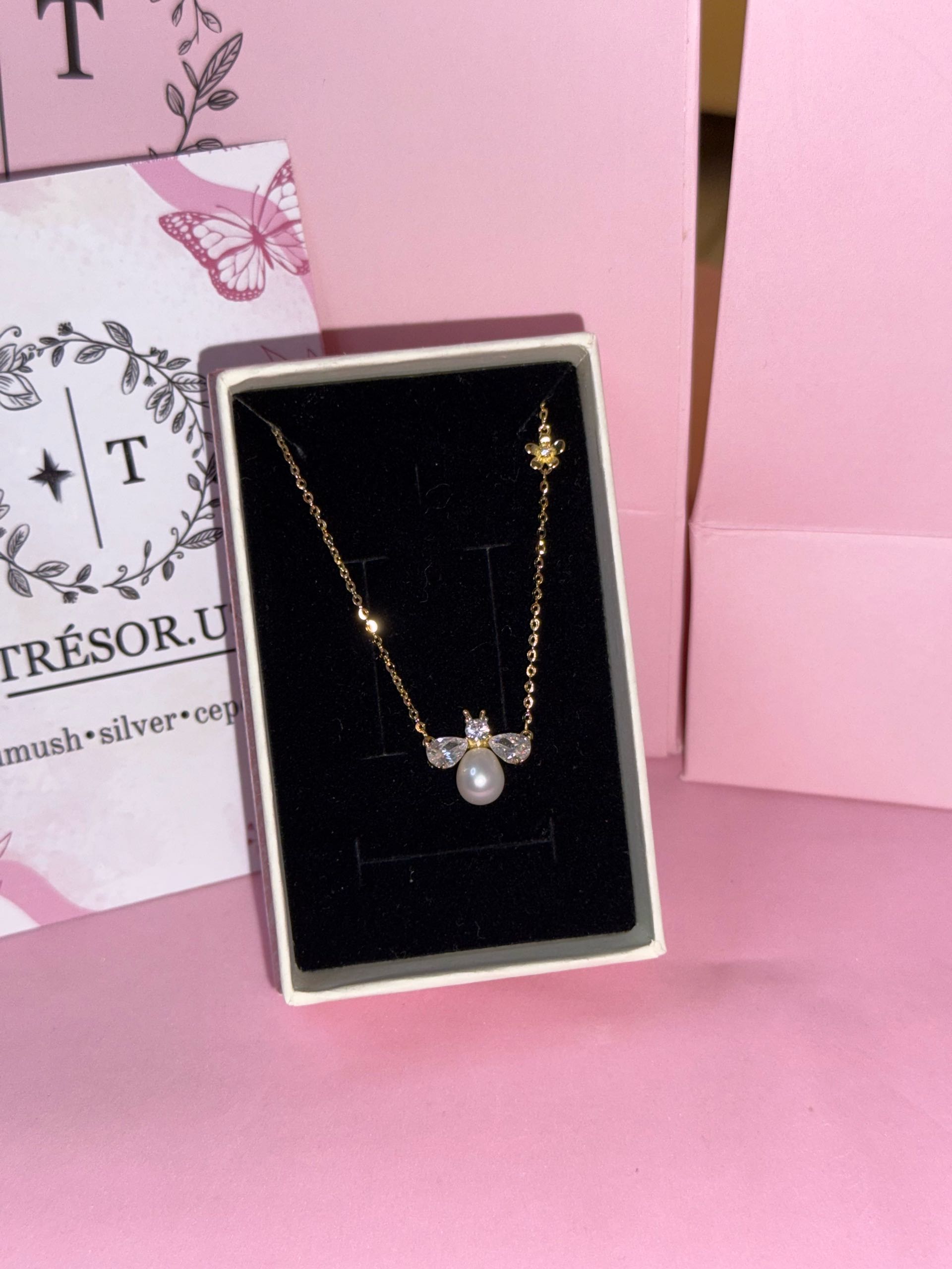 подвеска пчела с нат жемчугом с золотым напылением