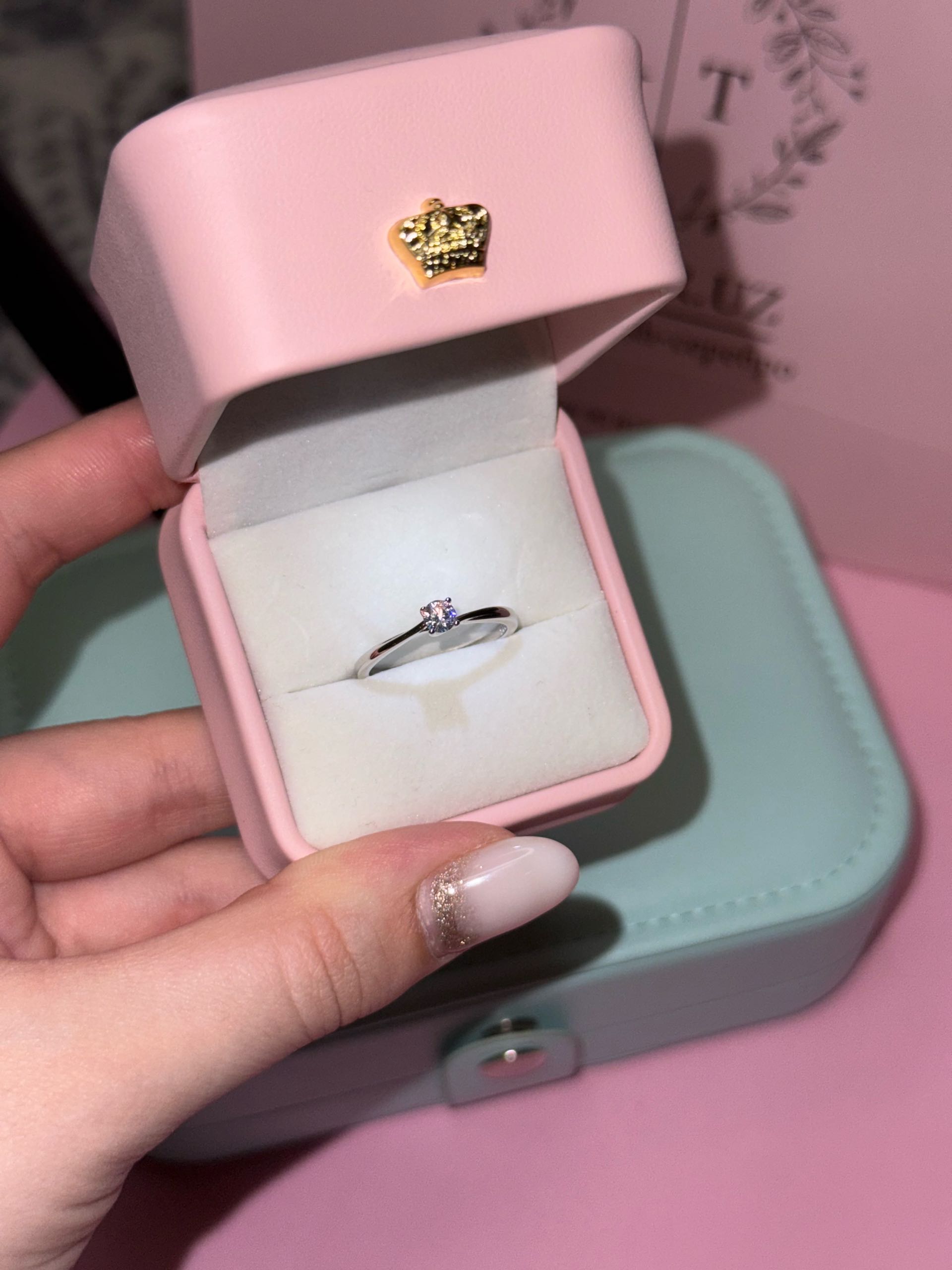 кольцо минимализм средний камушек / 17