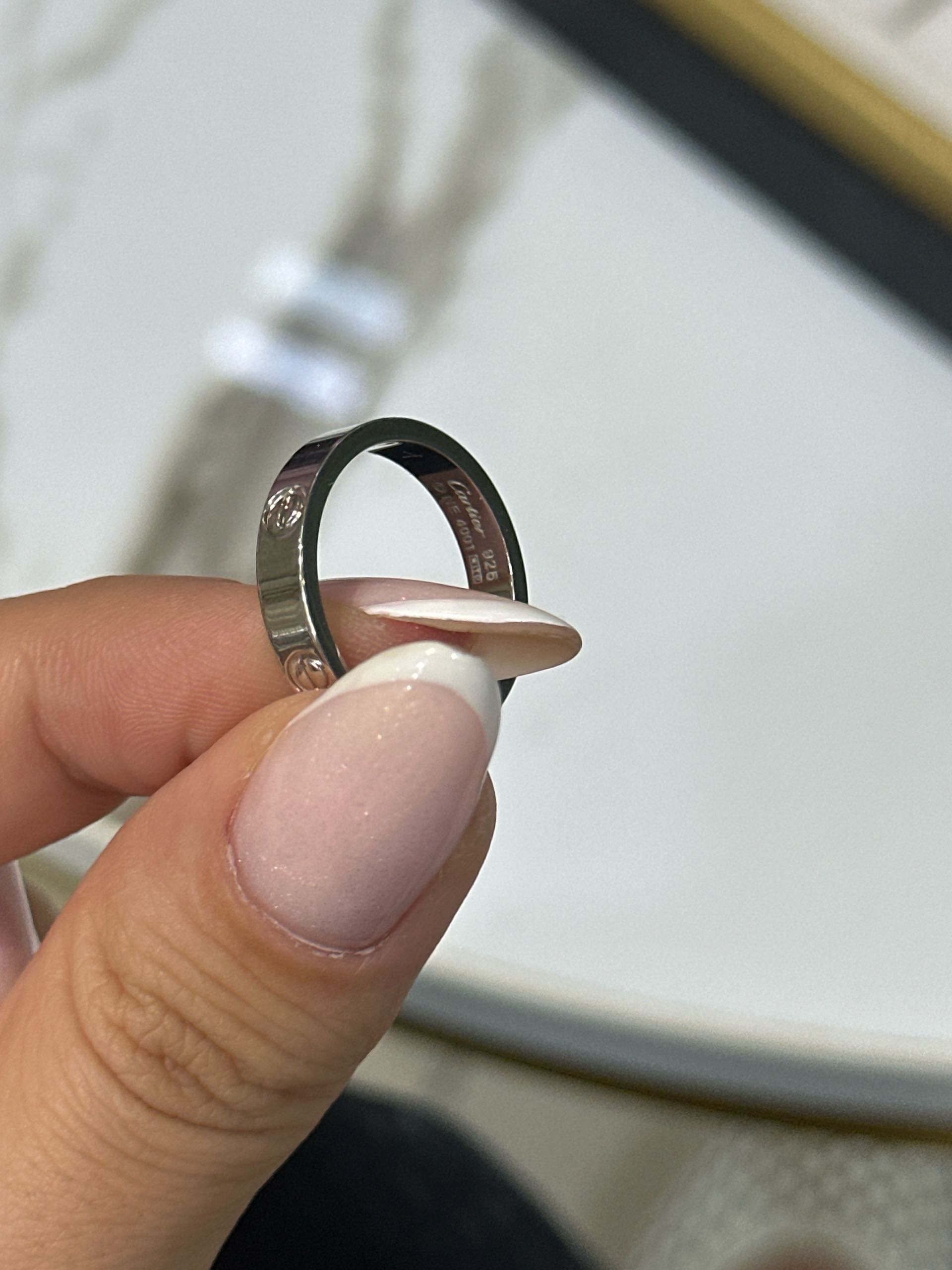 кольцо Картие р18