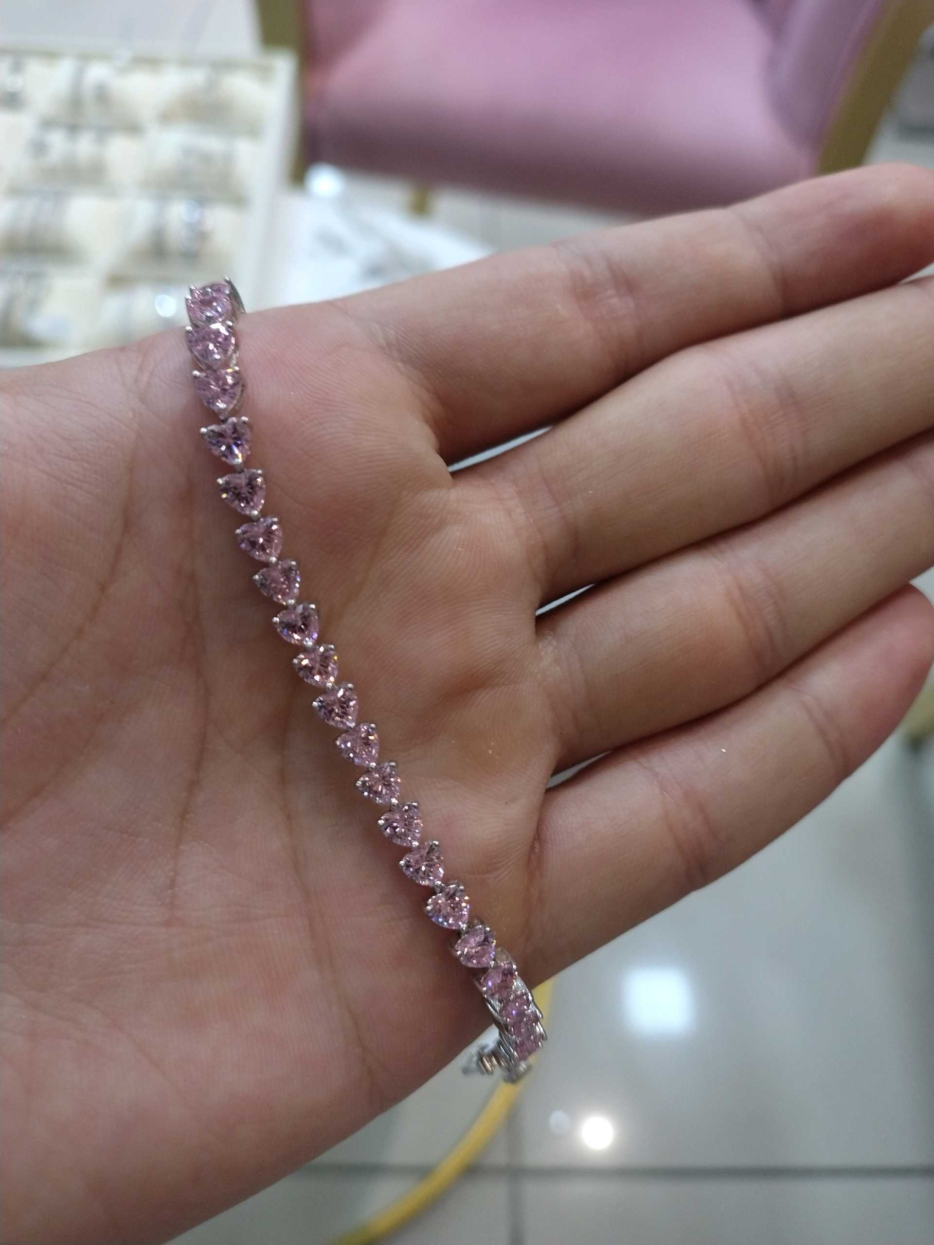 Браслет сердечко розовый