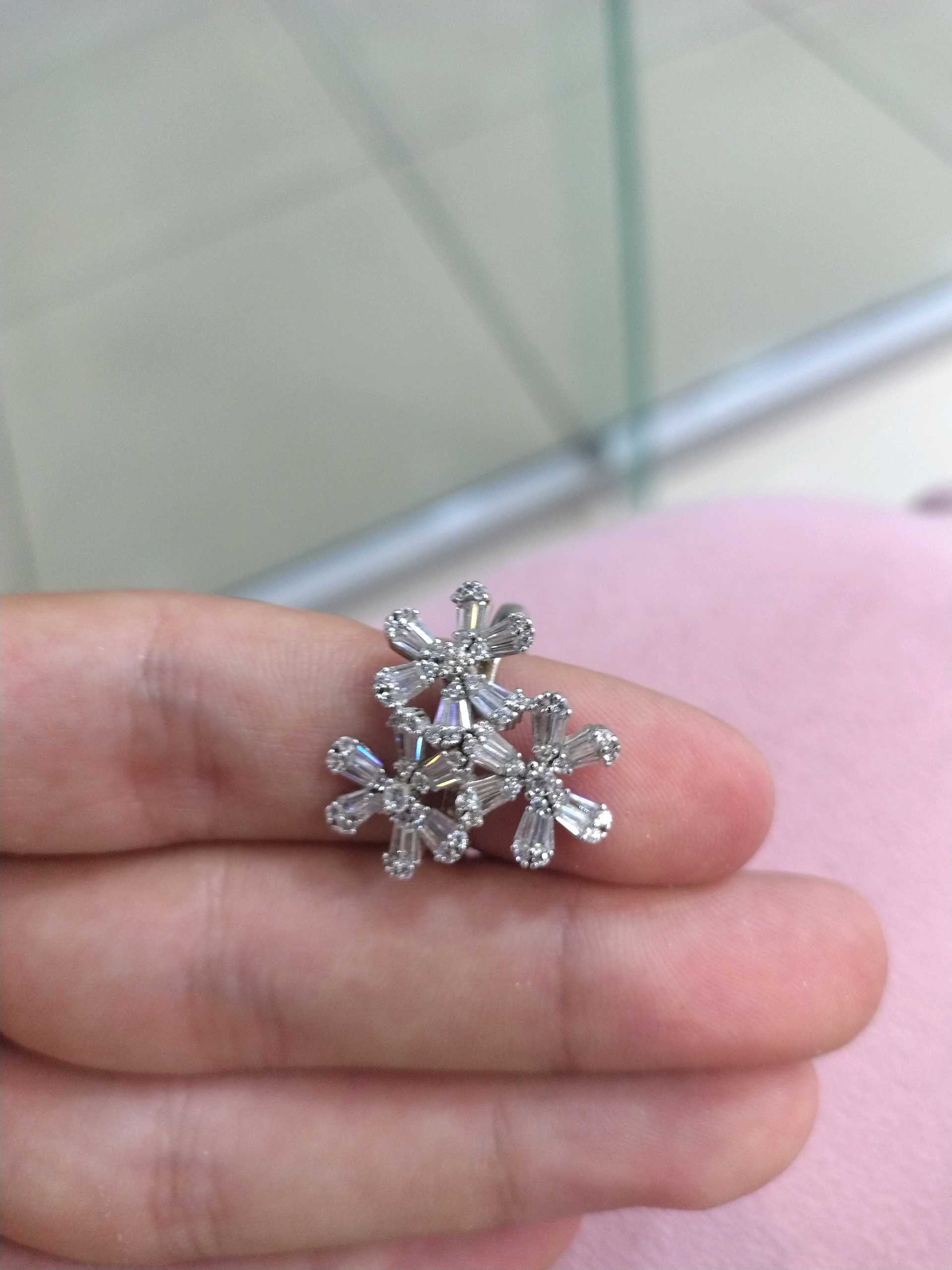 Кольцо цветки р18