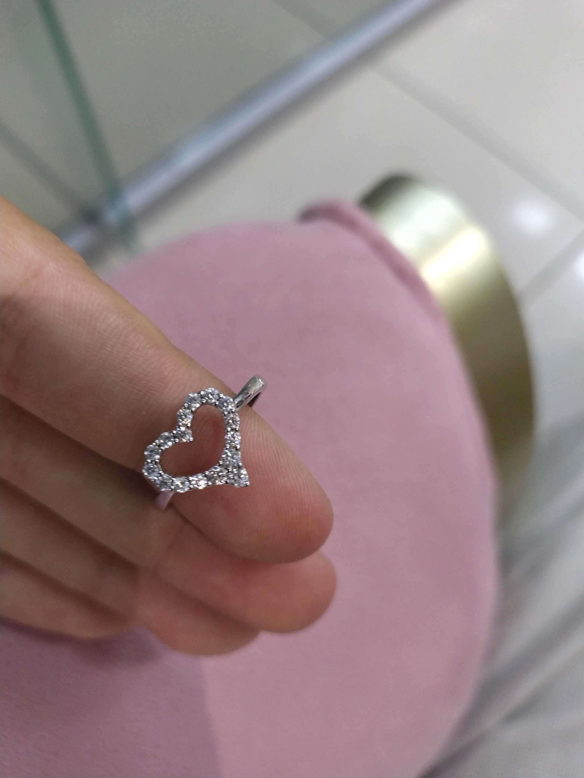 Кольцо сердечко к18