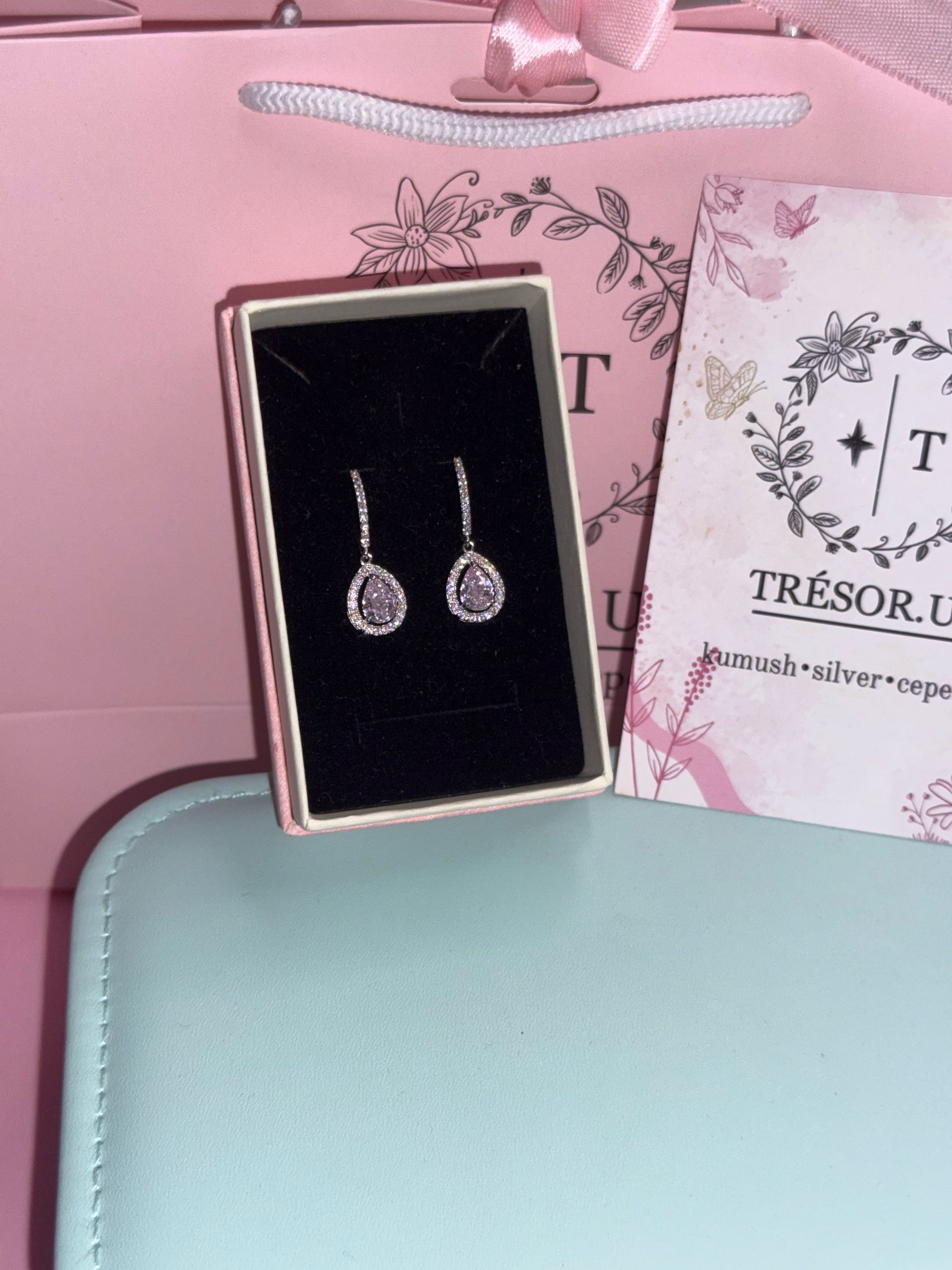 серьги розовые капельки висячие