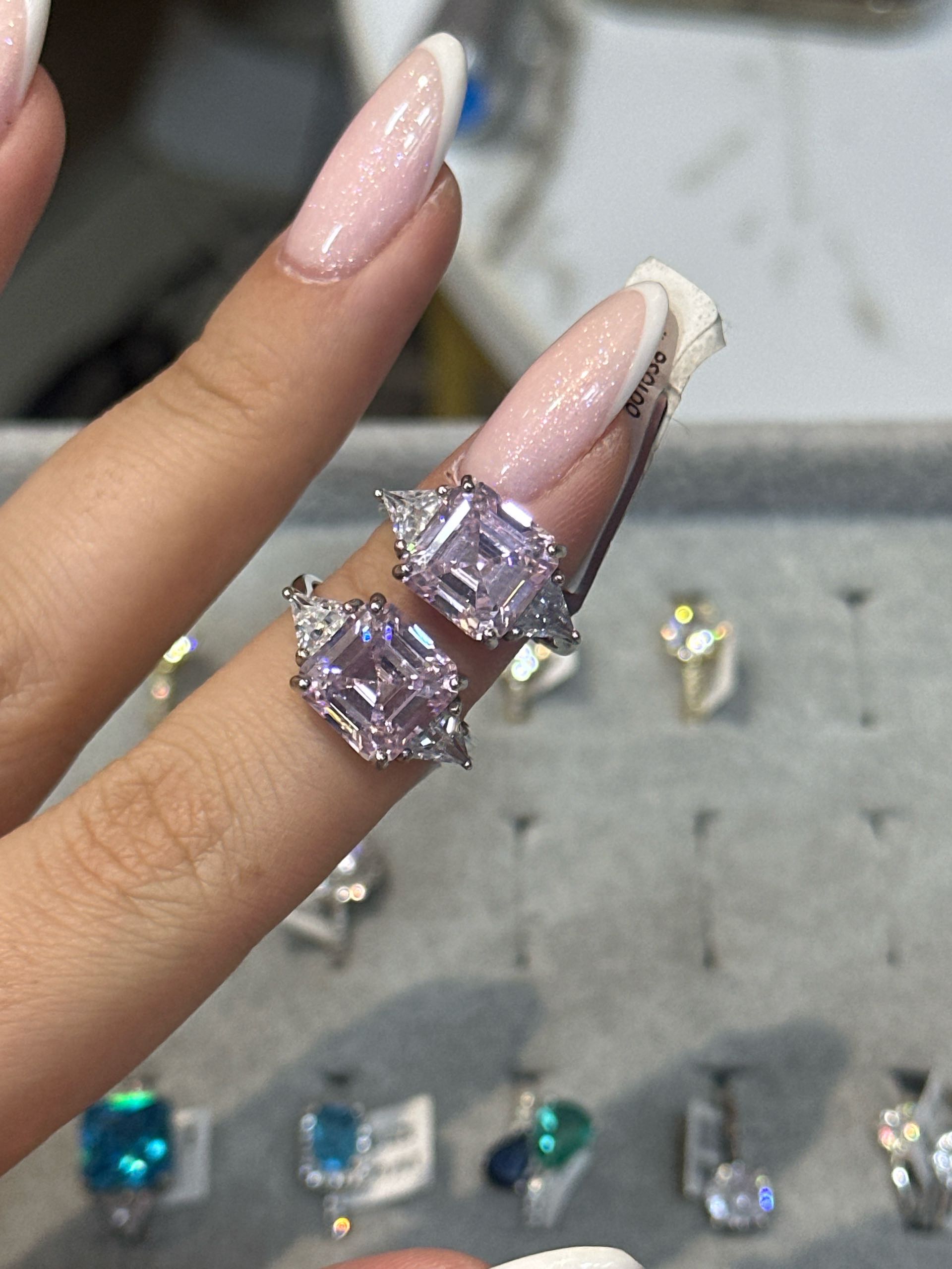 кольцо розовый 17