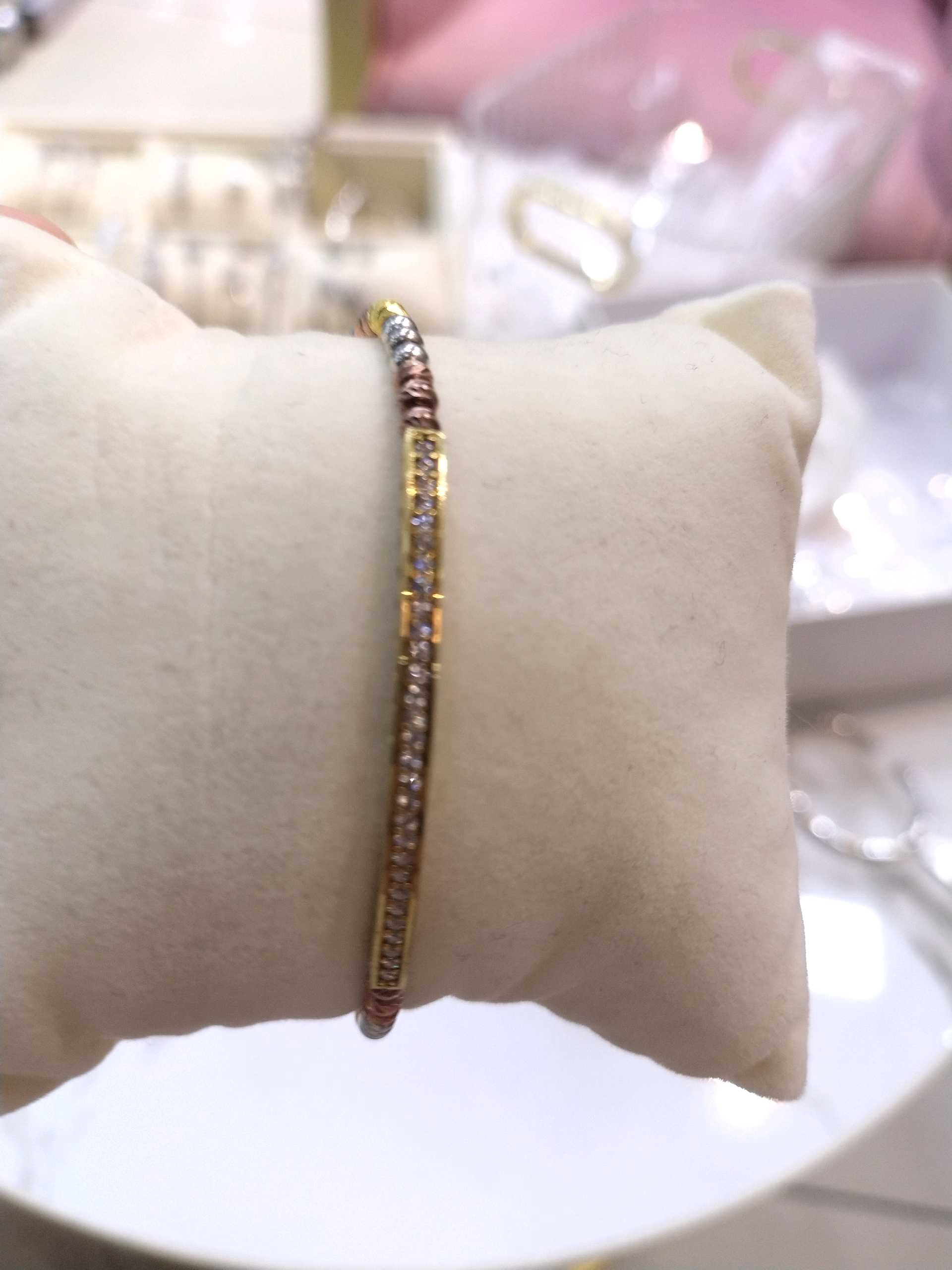 Жёсткий браслет