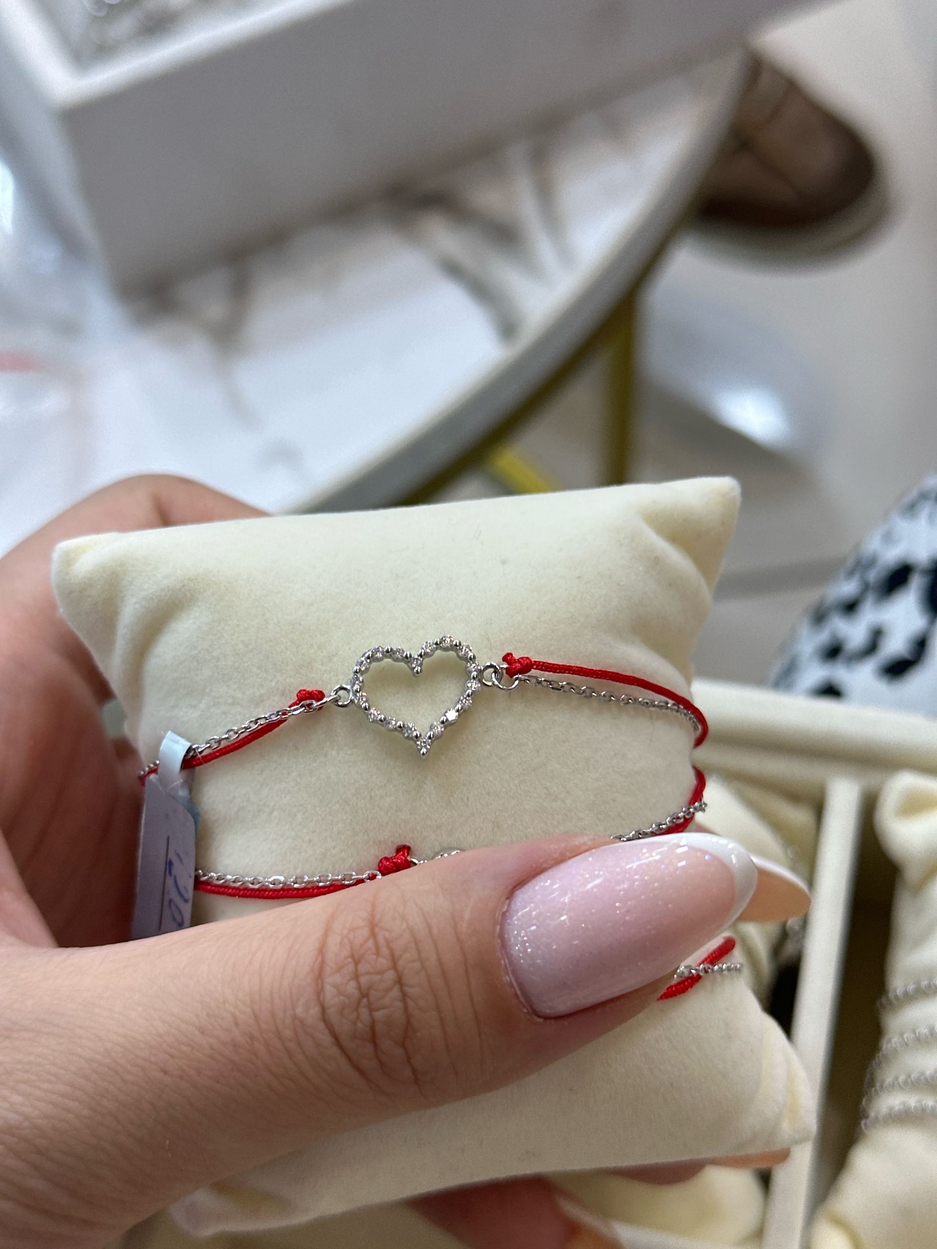 браслет нитка сердечко б